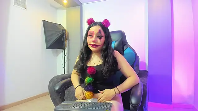 Miiarouse   online show from June 20, 2026, 3:42 am