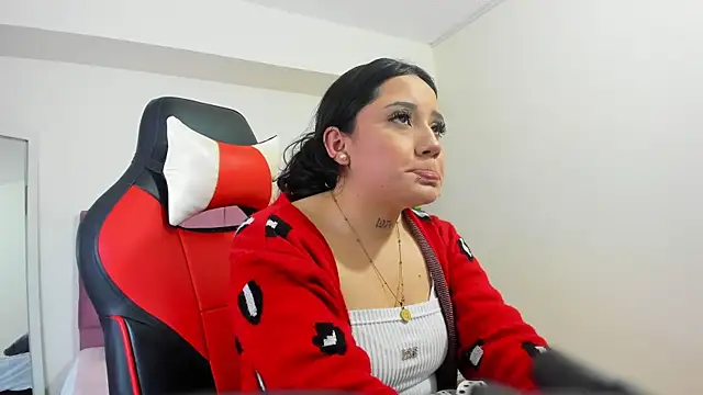 Miiarouse   online show from June 21, 2026, 4:04 am