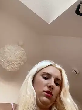 MimiLliiyy online show from July 1, 2026, 6:07 pm