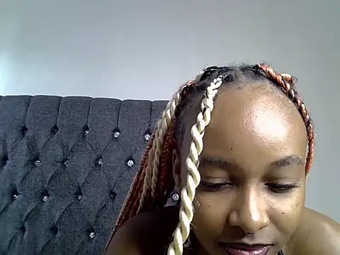 cocolaurah online show from June 22, 2026, 11:29 am