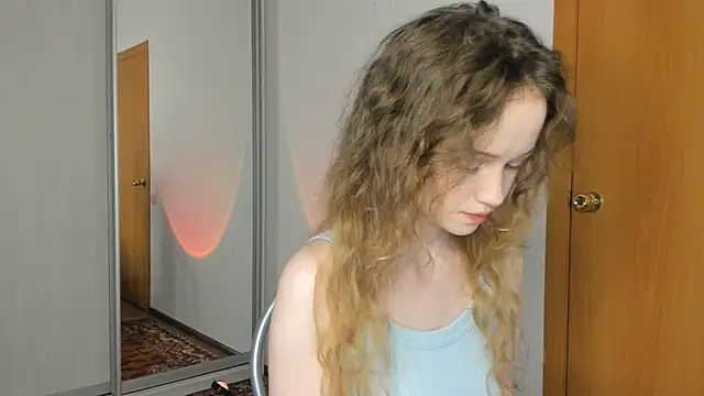 Snapshot of babymolly2 chatting on July 25, 2026, 9:23 pm babymolly2 online show from July 25, 2026, 9:23 pm