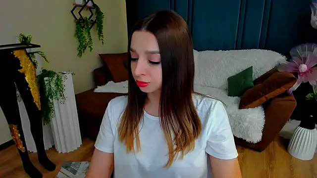 FlirtySpark online show from June 26, 2026, 7:18 pm