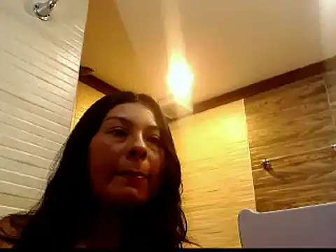 Emily Manzzur online show from May 28, 2026, 5:43 pm