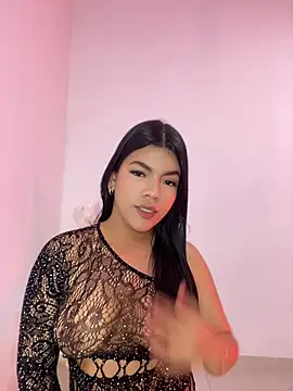 Dulce-Emi online show from May 28, 2026, 1:14 am