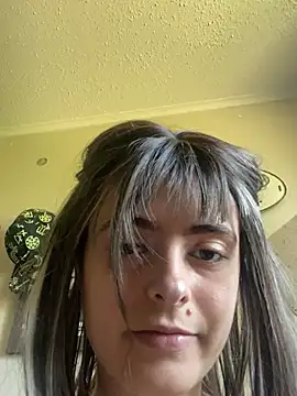 Snapshot of xxflirtyfoxx chatting on May 28, 2026, 6:05 pm xxflirtyfoxx online show from May 28, 2026, 6:05 pm