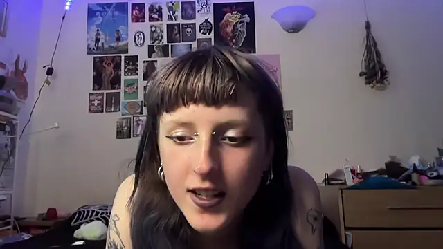 Snapshot of batzy666 chatting on June 10, 2026, 11:31 am batzy666 online show from June 10, 2026, 11:31 am