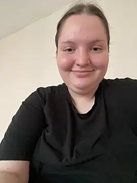 Snapshot of SashaMoo chatting on July 22, 2026, 4:21 pm SashaMoo online show from July 22, 2026, 4:21 pm