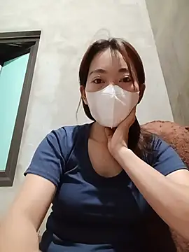 -Trinina- online show from June 26, 2026, 2:10 pm