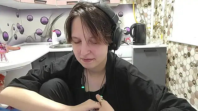 Saranade online show from June 19, 2026, 5:39 pm