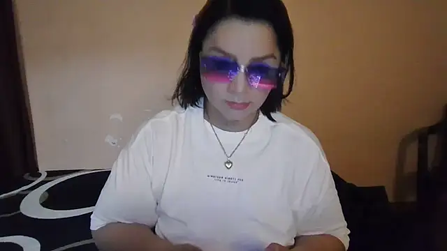Madelyn sonora1992 online show from July 2, 2026, 3:23 am