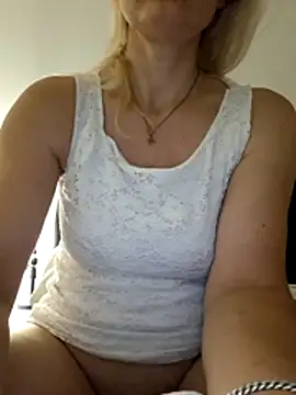 Snapshot of Alaska-perla chatting on July 8, 2026, 10:03 pm Alaska-perla online show from July 8, 2026, 10:03 pm