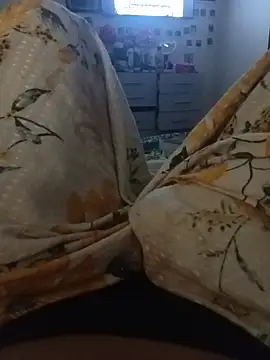 lizgomesszs online show from July 9, 2026, 4:55 pm