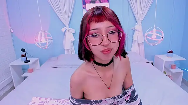 Venus Rouge online show from July 15, 2026, 3:34 am