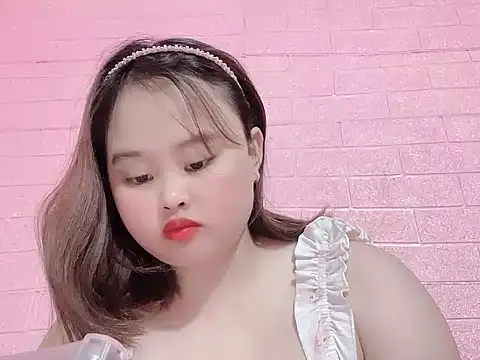 Nhungnhung679 online show from June 10, 2026, 3:55 pm