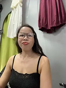 Snapshot of honghong_mother chatting on June 28, 2026, 1:44 am honghong mother online show from June 28, 2026, 1:44 am