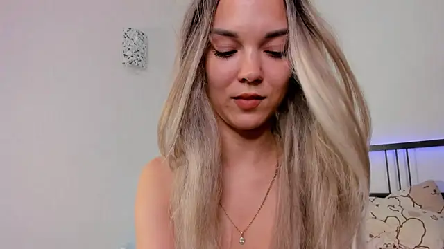 Snapshot of Flora_Meooww chatting on June 21, 2026, 2:19 pm Flora Meooww online show from June 21, 2026, 2:19 pm