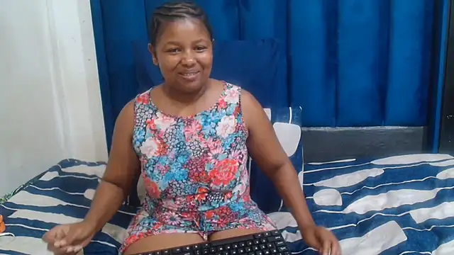 Mellowkittyyellow online show from June 14, 2026, 4:42 pm