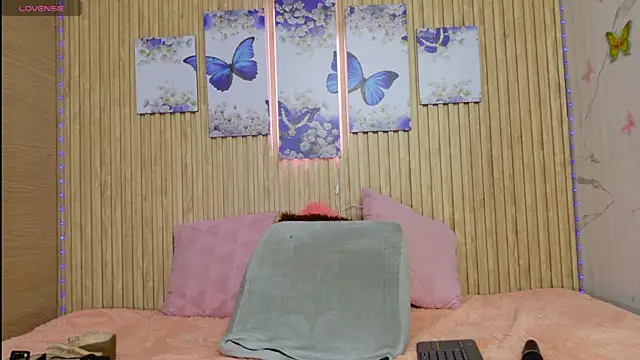 Moonceleste online show from June 22, 2026, 1:07 am