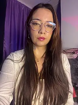 Snapshot of arilynn_ chatting on July 17, 2026, 4:52 am arilynn online show from July 17, 2026, 4:52 am