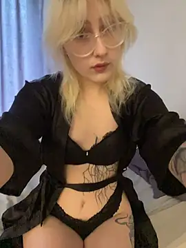 xp blondie online show from June 12, 2026, 1:43 pm