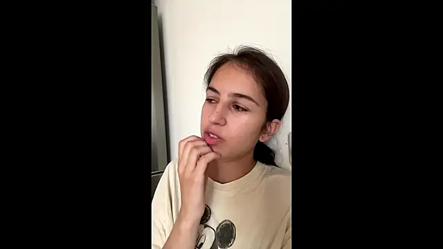 SindyKay online show from June 16, 2026, 5:10 am