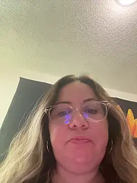 sunflowerNiecy online show from June 19, 2026, 9:51 pm