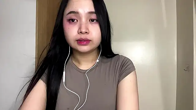 KrystaDonnellan online show from May 31, 2026, 12:34 pm