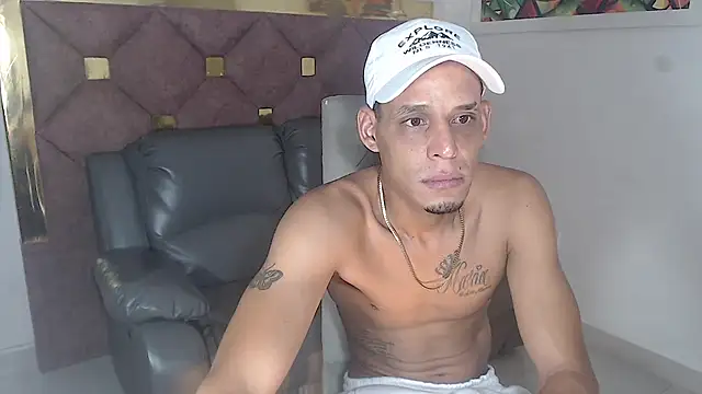 Snapshot of Brendt_Hotx chatting on June 5, 2026, 6:52 am Brendt Hotx online show from June 5, 2026, 6:52 am