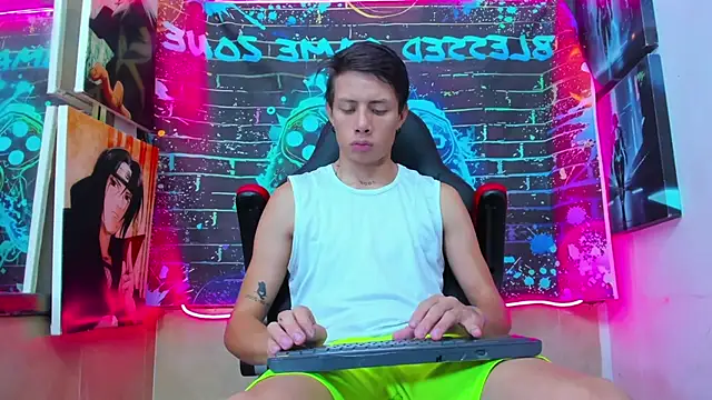 Maxx hot26 online show from June 15, 2026, 8:55 pm