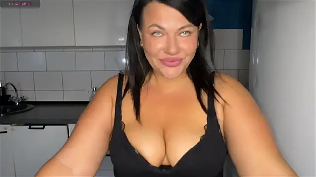 Annbigass online show from June 19, 2026, 3:44 am