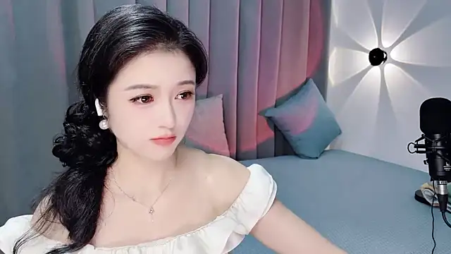 Momo-Wow online show from July 8, 2026, 6:29 am