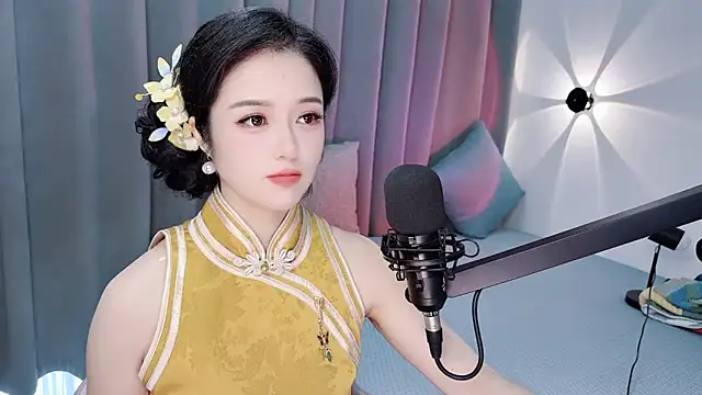 Momo-Wow online show from July 18, 2026, 6:17 am
