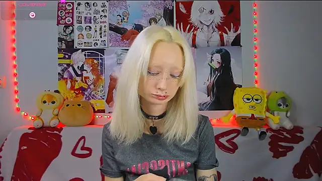 Katia Nabiee online show from June 18, 2026, 4:13 am