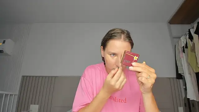 SofiClimbing online show from April 12, 2026, 3:44 am