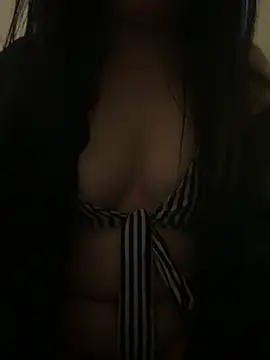 badbunnybabe123 online show from June 8, 2026, 9:04 pm