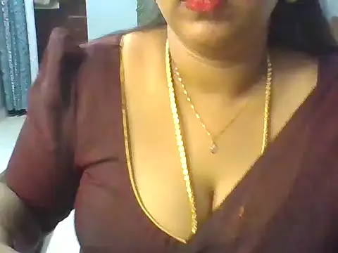 Snapshot of Tamil_hot_Meenu chatting on July 11, 2026, 11:02 am Tamil hot Meenu online show from July 11, 2026, 11:02 am