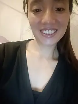 Snapshot of assurl-love chatting on June 2, 2026, 6:32 pm assurl-love online show from June 2, 2026, 6:32 pm