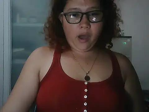 Snapshot of bitchychubby chatting on July 14, 2026, 1:50 pm bitchychubby online show from July 14, 2026, 1:50 pm