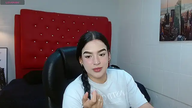 jenn pink online show from June 4, 2026, 3:45 am
