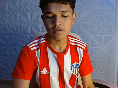 davexxx  online show from June 14, 2026, 10:23 pm