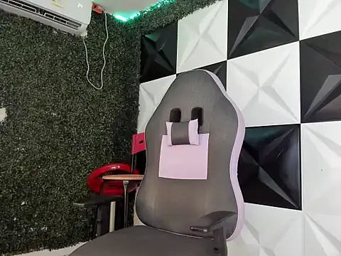 davexxx  online show from July 4, 2026, 5:13 am