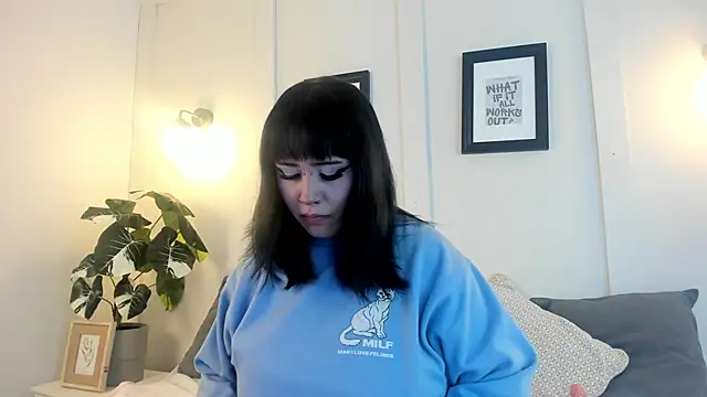 annyy catt online show from June 12, 2026, 3:38 am