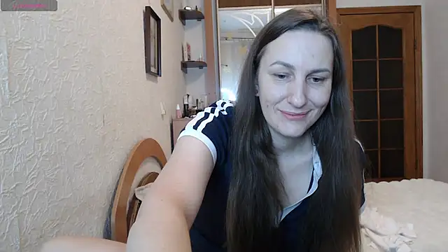 Yevgeshka-Milashka online show from February 26, 2026, 4:33 am