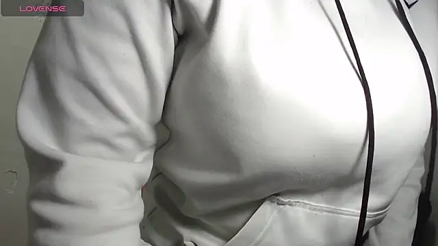 leilasosexy online show from July 8, 2026, 12:42 pm