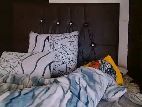 sexybitchh22 online show from June 18, 2026, 7:41 am