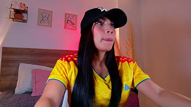  Emmakiss  online show from July 7, 2026, 9:08 pm