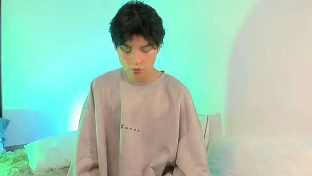 Aleaurarashii online show from July 17, 2026, 4:41 am