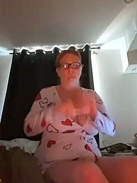 Naughtybutnicedaisy online show from June 24, 2026, 4:17 pm
