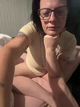 inkgirl222 online show from June 21, 2026, 8:55 pm