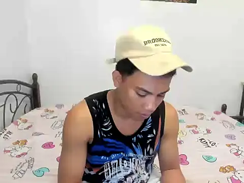 urfucker vinz online show from June 22, 2026, 12:13 pm